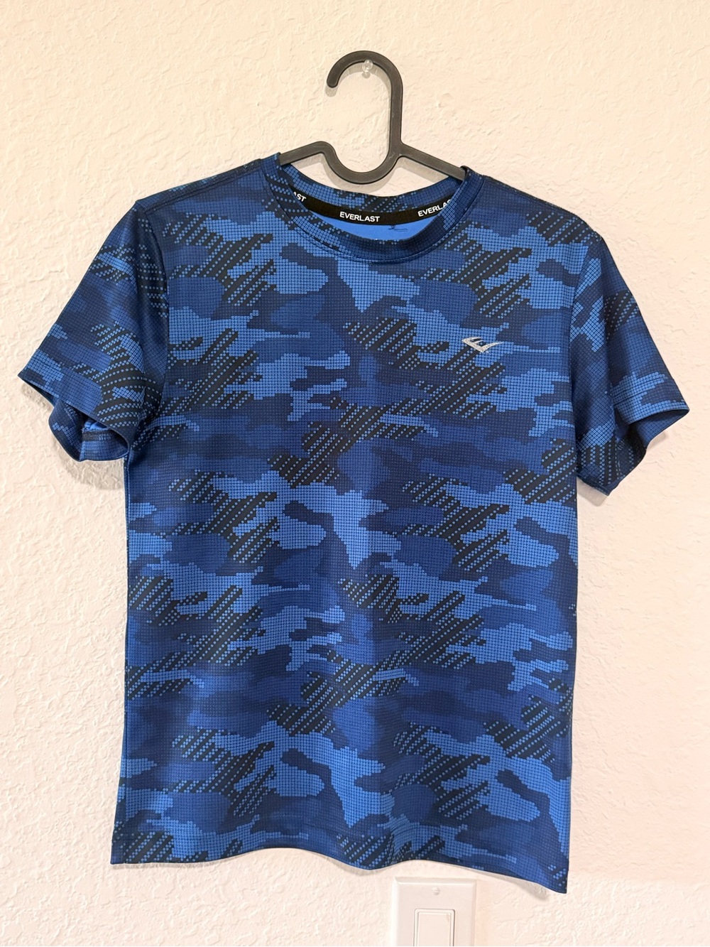 Boys Everlast Men’s Blue Camo Performance Tee